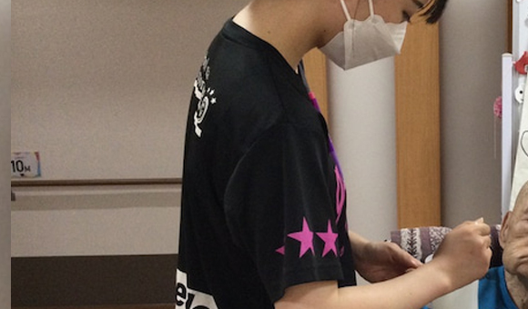 山梨の介護求人 食事介助