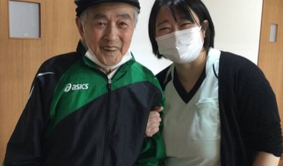 山梨の介護求人 ご利用者様とツーショット