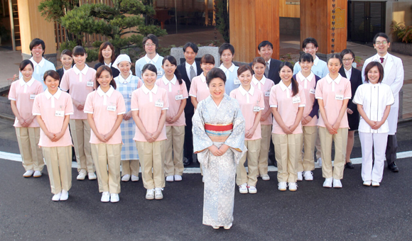 介護職員大募集(フロンティアの介護 名古屋の介護求人)