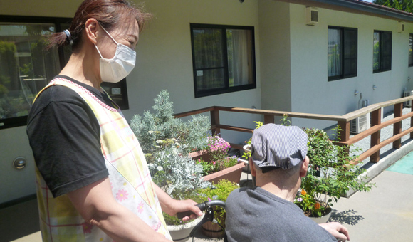 山梨の介護求人 お散歩