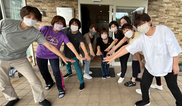 岐阜県可児市のグループホーム「すみよしの憩」施設スタッフ集合写真